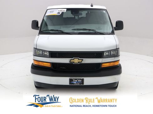 Used 2025 Chevrolet Express 3500 LT w/ LT Preferred Equipment Group RWD image 9