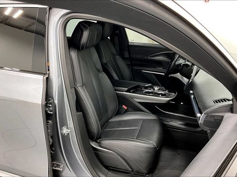 Used 2023 Cadillac Lyriq 2WD image 9