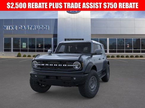 New 2025 Ford Bronco Outer Banks w/ Sasquatch Package image 2