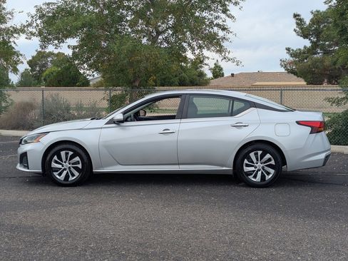 Certified 2023 Nissan Altima 2.5 S image 3