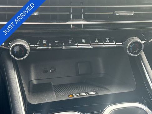 New 2026 Chevrolet Traverse LT image 19