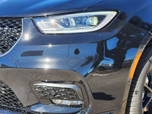 New 2026 Chrysler Pacifica Limited w/ S Appearance Package image 5