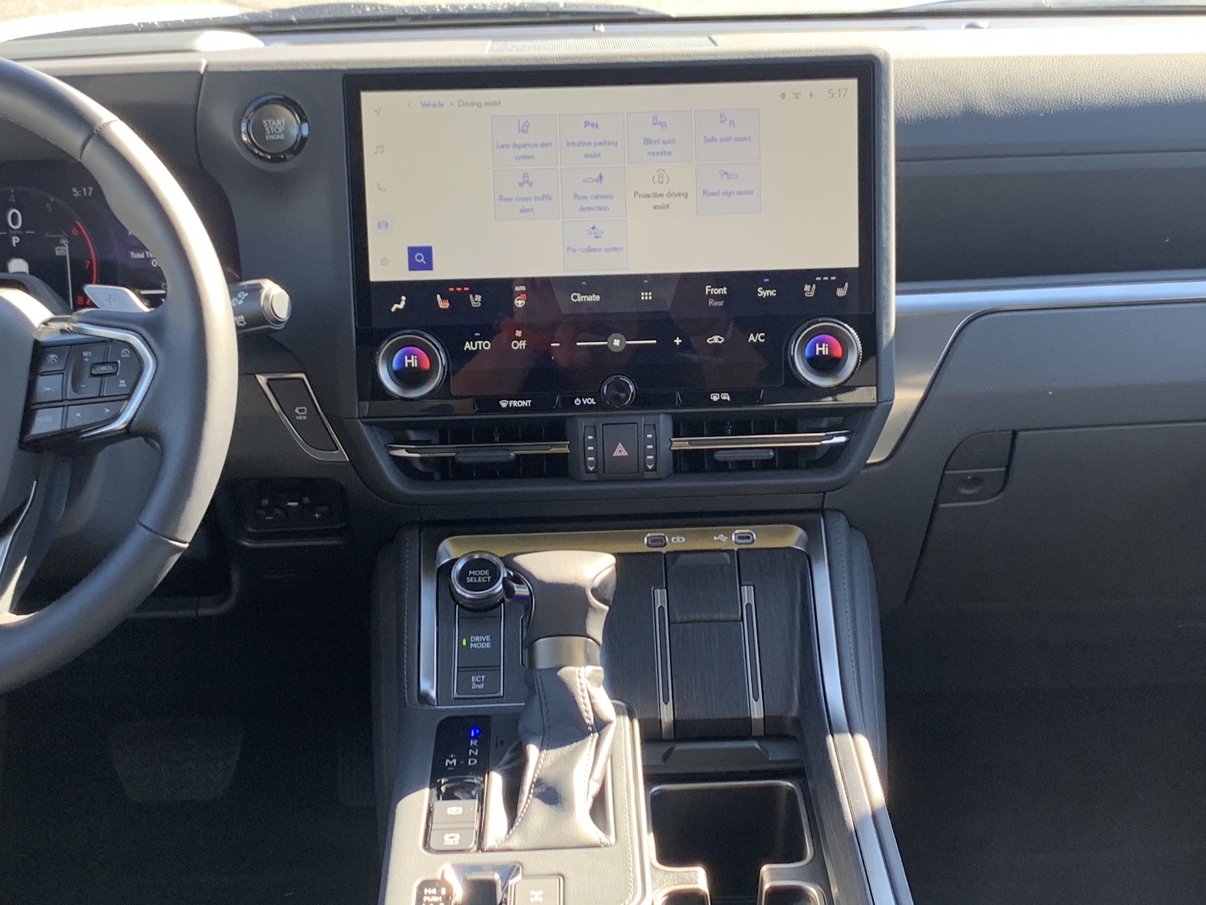 Used 2026 Lexus GX 550 w/ Accessory Package (2T) AWD/4WD image 31