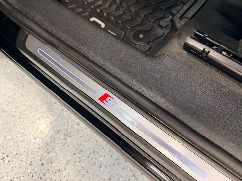 Used 2020 Audi Q3 2.0T Premium w/ Convenience Package image 16