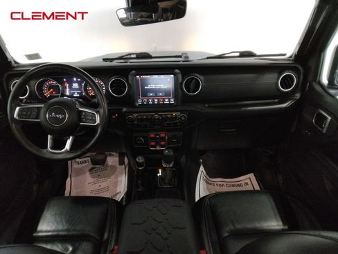 Used 2019 Jeep Wrangler Unlimited Sahara image 32