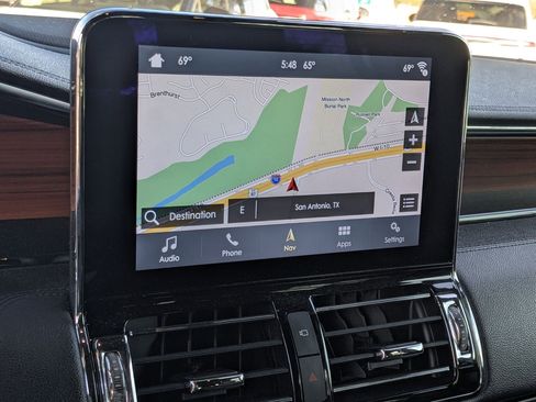 Used 2019 Lincoln Navigator L Reserve image 17