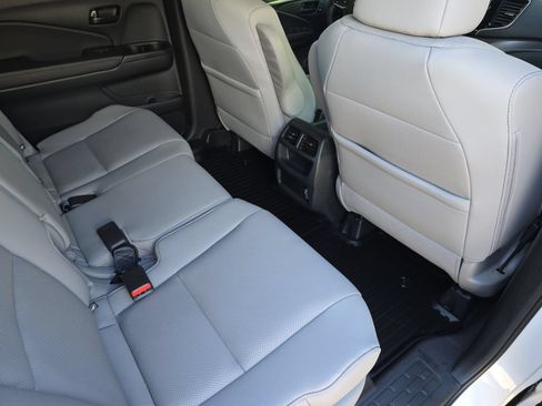 Certified 2023 Honda Passport EX-L image 13