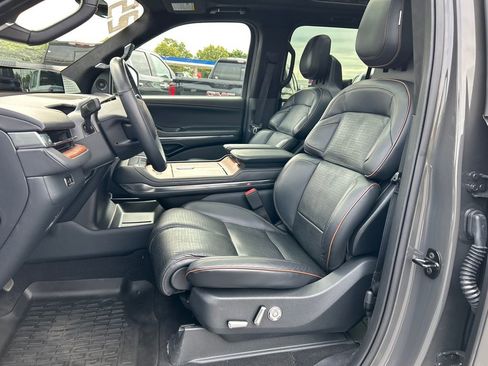 Used 2025 Lincoln Navigator Black Label AWD/4WD image 18