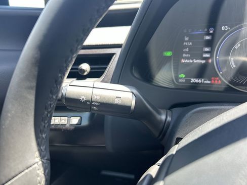 Used 2024 Lexus UX 250h FWD image 28