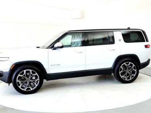 Used 2025 Rivian R1S Adventure image 3