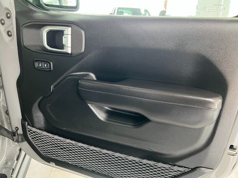 Used 2020 Jeep Wrangler Rubicon w/ Uconnect 4C Nav & Sound Group AWD/4WD image 24