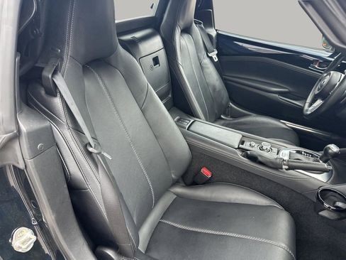 Used 2025 MAZDA MX-5 Miata RF Grand Touring RWD image 12