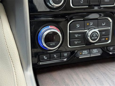 Used 2021 GMC Yukon Denali w/ Denali Premium Package image 23