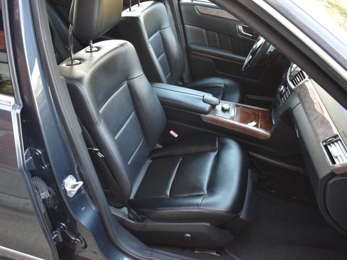Used 2013 Mercedes-Benz E 350 4MATIC Sedan image 19