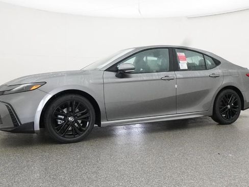 New 2026 Toyota Camry SE image 8