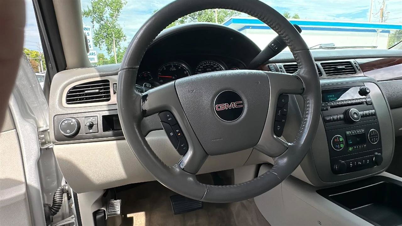 Used 2014 GMC Yukon XL SLT RWD image 39