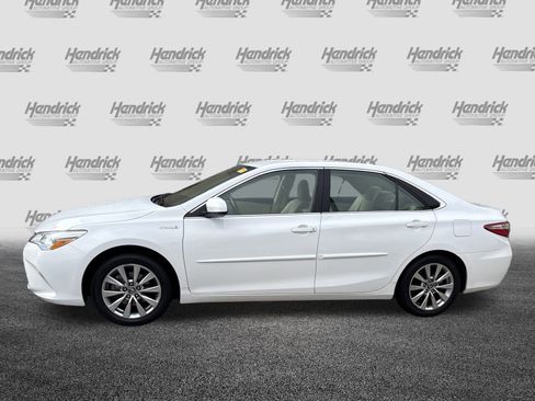 Used 2017 Toyota Camry XLE image 7