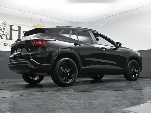 New 2026 Chevrolet Trax LT w/ Driver Confidence Package FWD image 11
