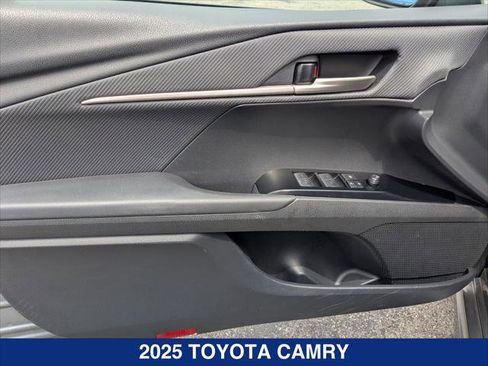 Used 2025 Toyota Camry SE FWD image 10