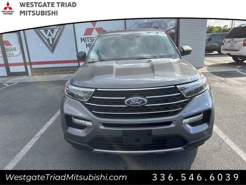 Used 2022 Ford Explorer XLT w/ Equipment Group 202A RWD image 2