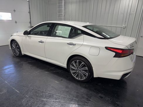 Used 2023 Nissan Altima 2.5 SL AWD/4WD image 2