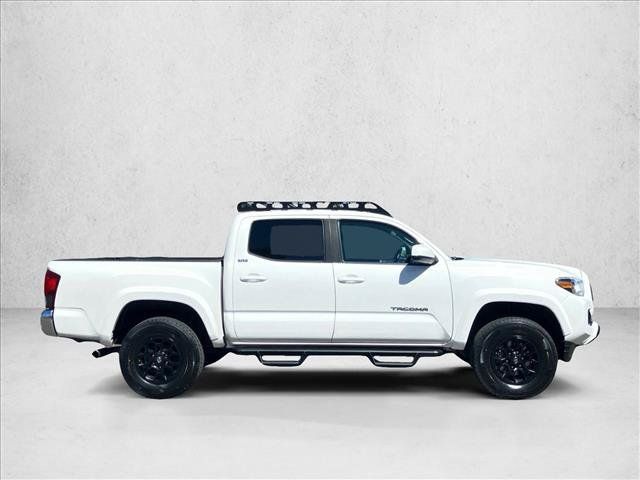 Used 2022 Toyota Tacoma SR5 RWD image 4