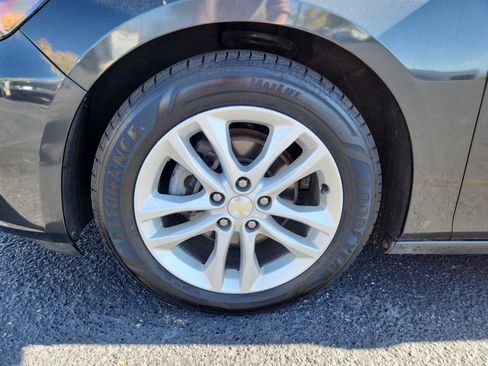 Used 2017 Chevrolet Malibu LT image 26