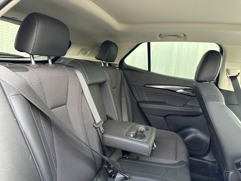 Used 2022 Buick Envision Preferred image 35