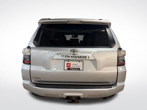 Certified 2020 Toyota 4Runner SR5 Premium AWD/4WD image 4