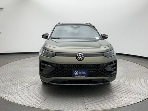 Certified 2026 Volkswagen Tiguan SE R-Line AWD/4WD image 3
