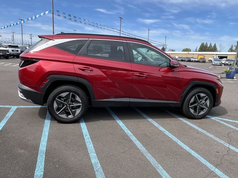 Certified 2025 Hyundai Tucson SEL AWD/4WD image 6