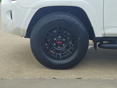 Used 2023 Toyota 4Runner SR5 Premium w/ Moonroof Package image 9