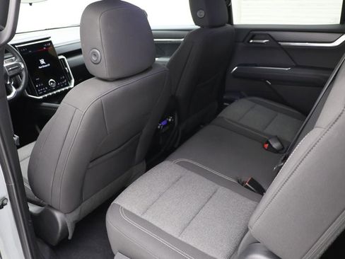 Used 2025 GMC Acadia Elevation image 11