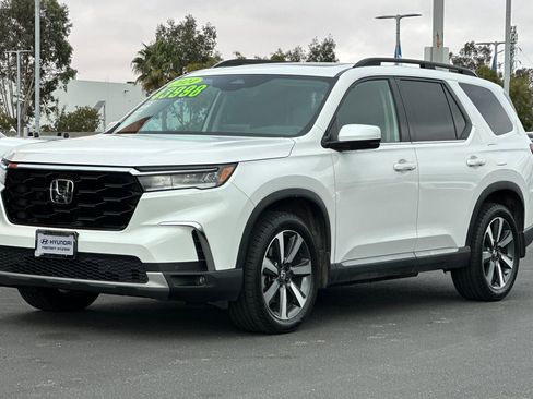 Used 2024 Honda Pilot Touring image 7