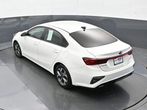Used 2020 Kia Forte LXS FWD image 29