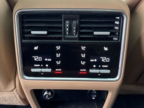 Used 2021 Porsche Cayenne Coupe AWD/4WD image 24
