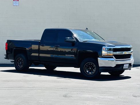 Used 2019 Chevrolet Silverado 1500 LT AWD/4WD image 2