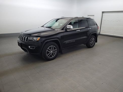 Used 2017 Jeep Grand Cherokee Limited AWD/4WD image 2