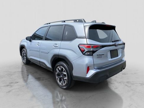 Certified 2025 Subaru Forester Premium AWD/4WD image 3