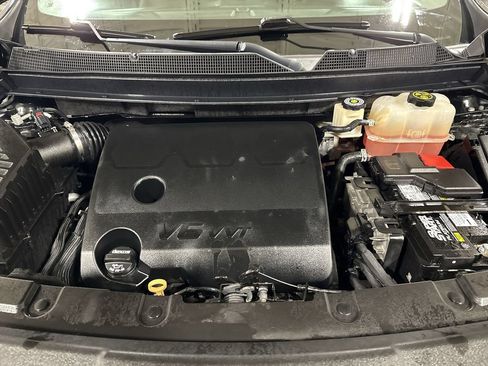 Used 2019 Chevrolet Traverse LT FWD image 25
