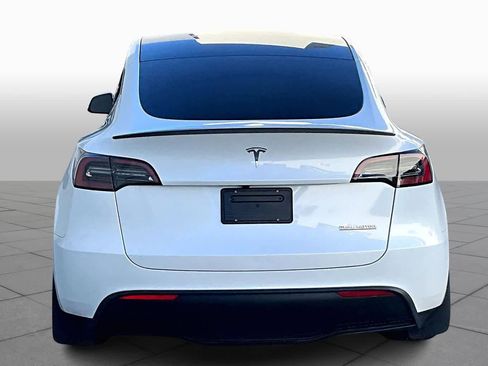 Used 2024 Tesla Model Y Performance image 4