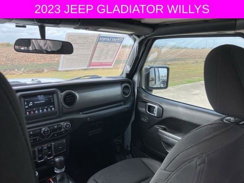 Used 2023 Jeep Gladiator Willys image 21