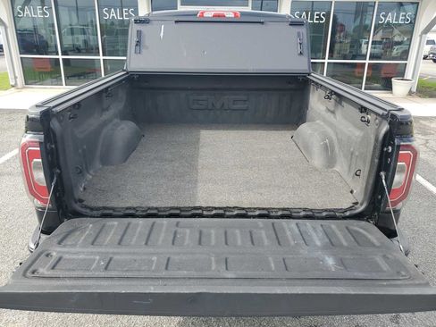Used 2018 GMC Sierra 1500 SLT AWD/4WD image 5