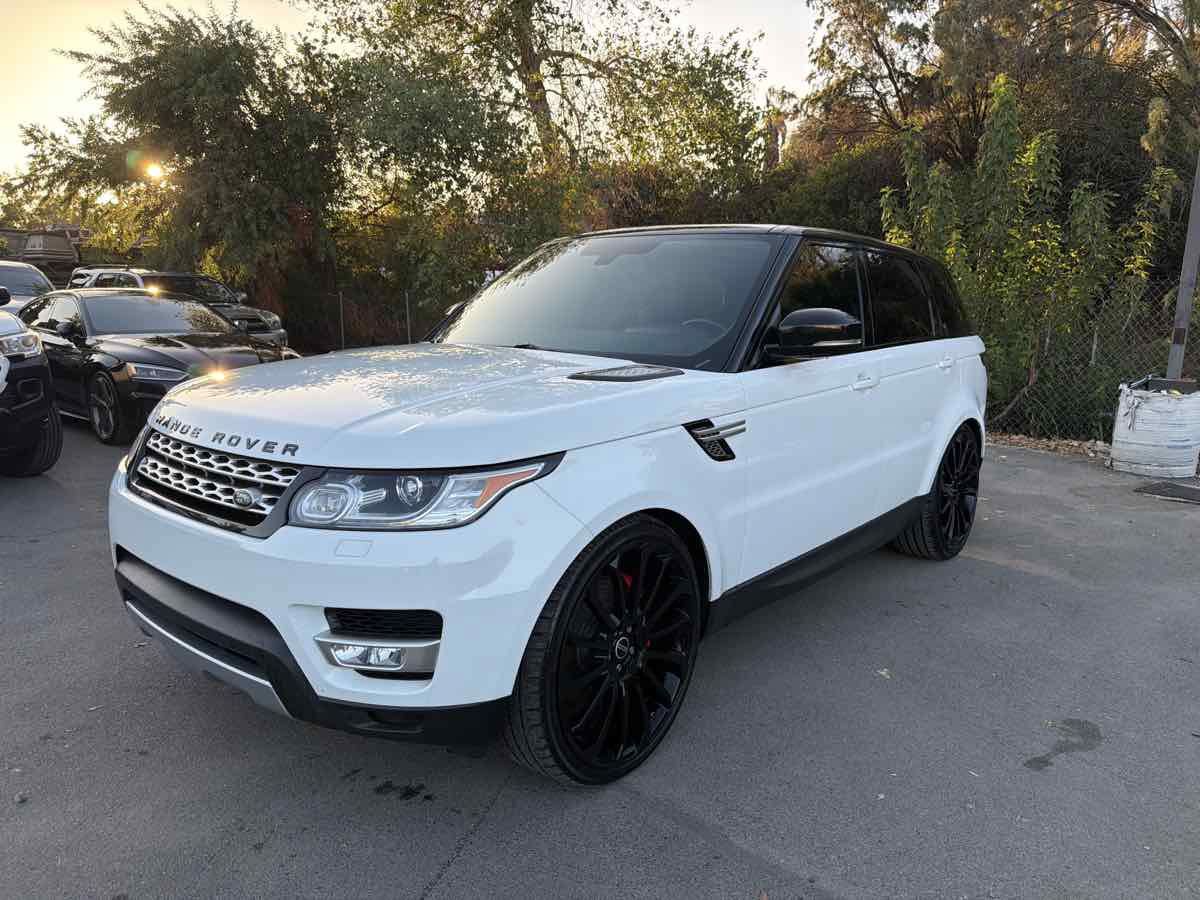 Used 2014 Land Rover Range Rover Sport Supercharged AWD/4WD image 3
