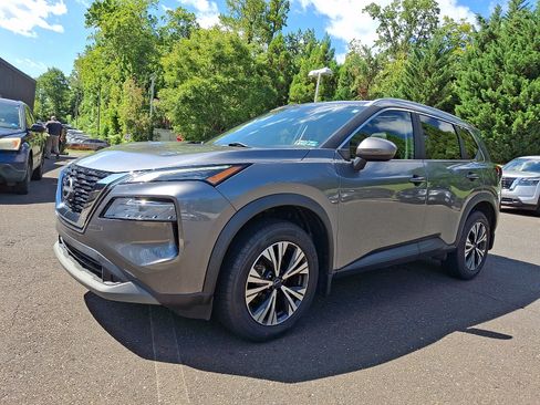 Certified 2023 Nissan Rogue SV w/ SV Premium B Package AWD/4WD image 3
