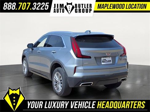 Used 2025 Cadillac XT4 Premium Luxury image 2