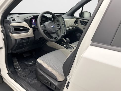 Used 2025 Subaru Forester Premium AWD/4WD image 10