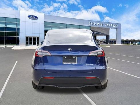 Used 2022 Tesla Model Y Long Range AWD/4WD image 3