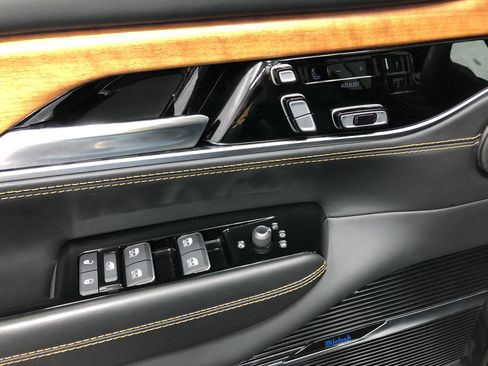 Certified 2023 Jeep Grand Wagoneer L Series III w/ Rear Seat Video Group 1 image 20