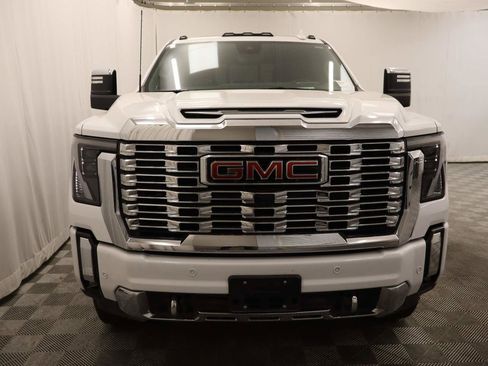 Used 2024 GMC Sierra 3500 Denali w/ Denali Reserve Package AWD/4WD image 1